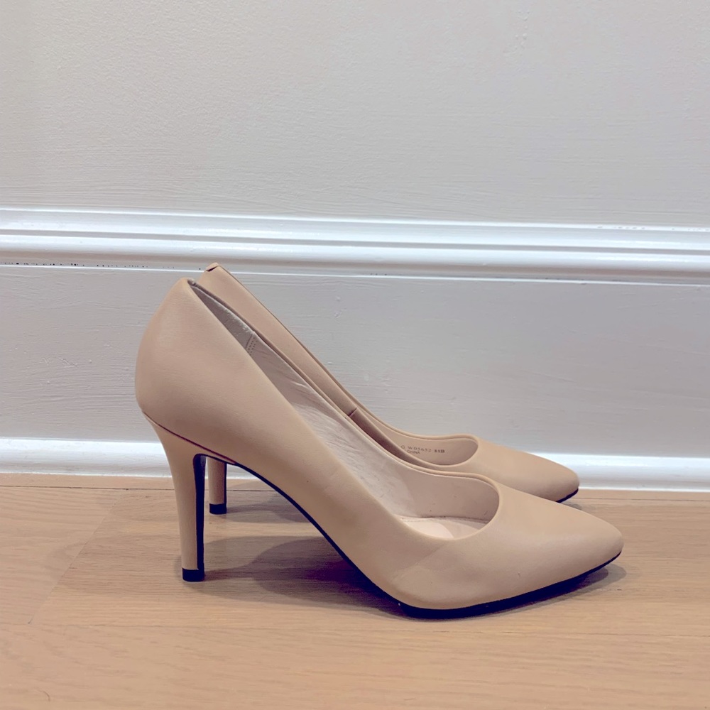 Cole Haan Pumps
